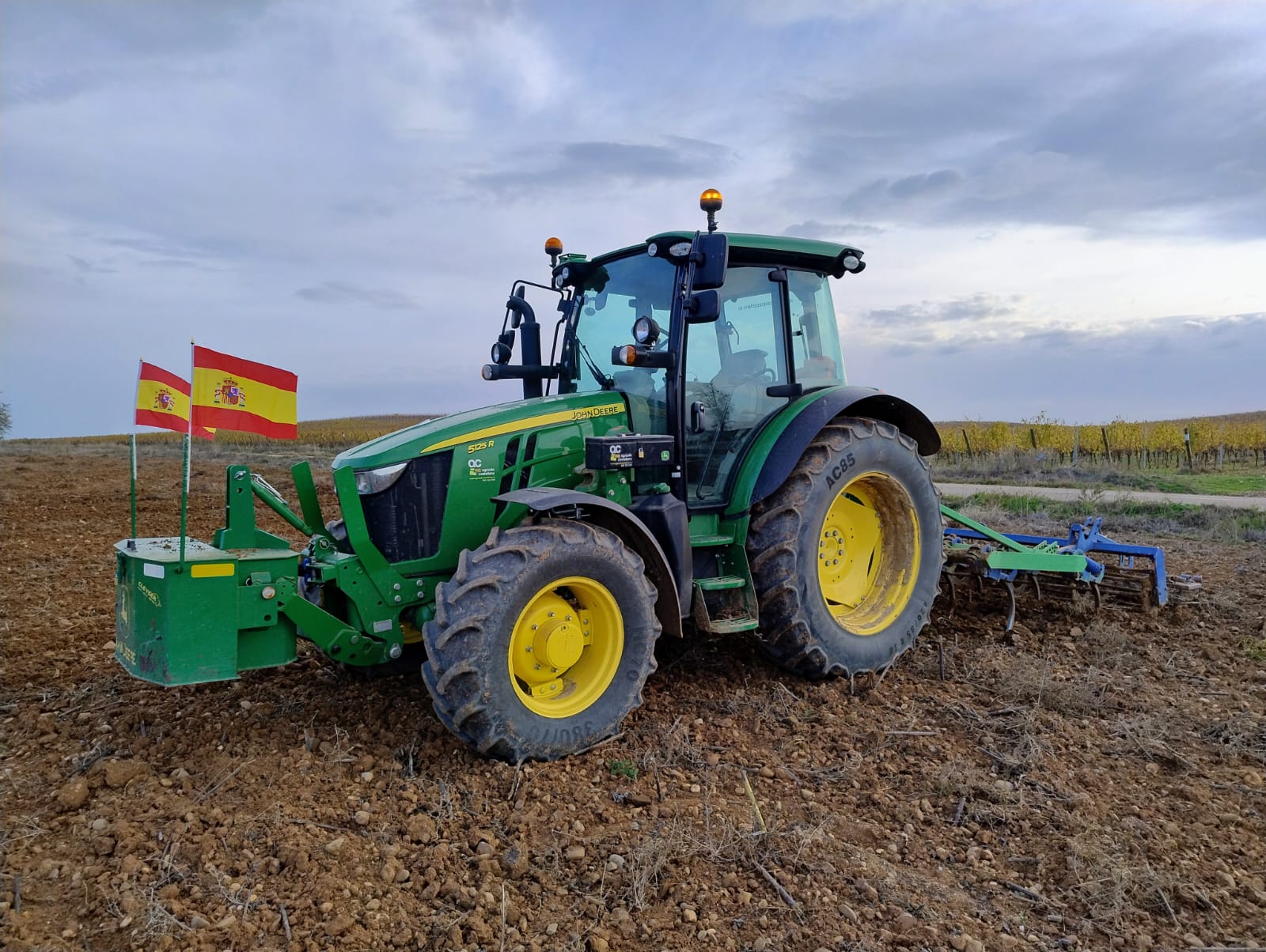 about-01 foto tractor